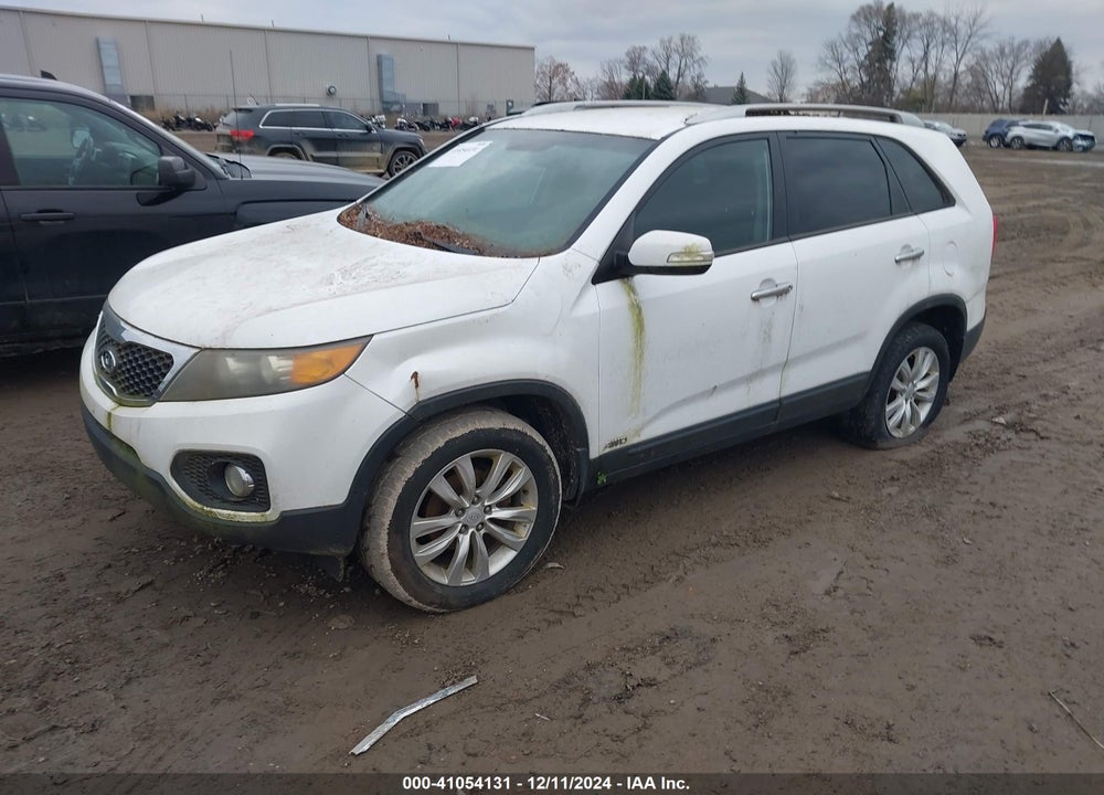 2011 KIA SORENTO LX V6 VIN: 5XYKTDA26BG112516