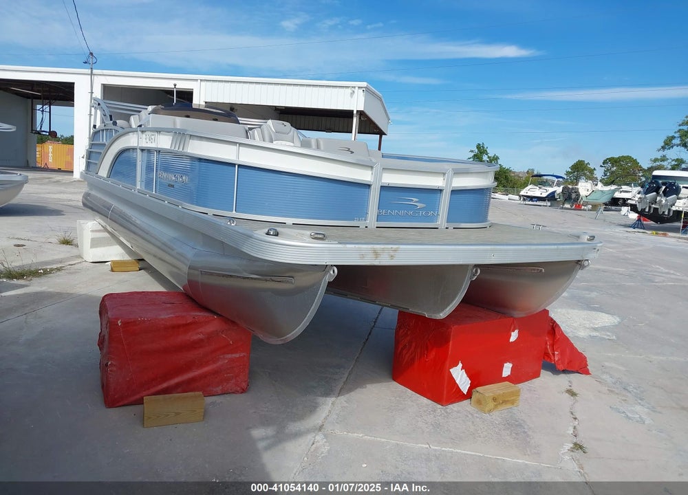 2023 BENNINGTON OTHER VIN: ETWM9200H223