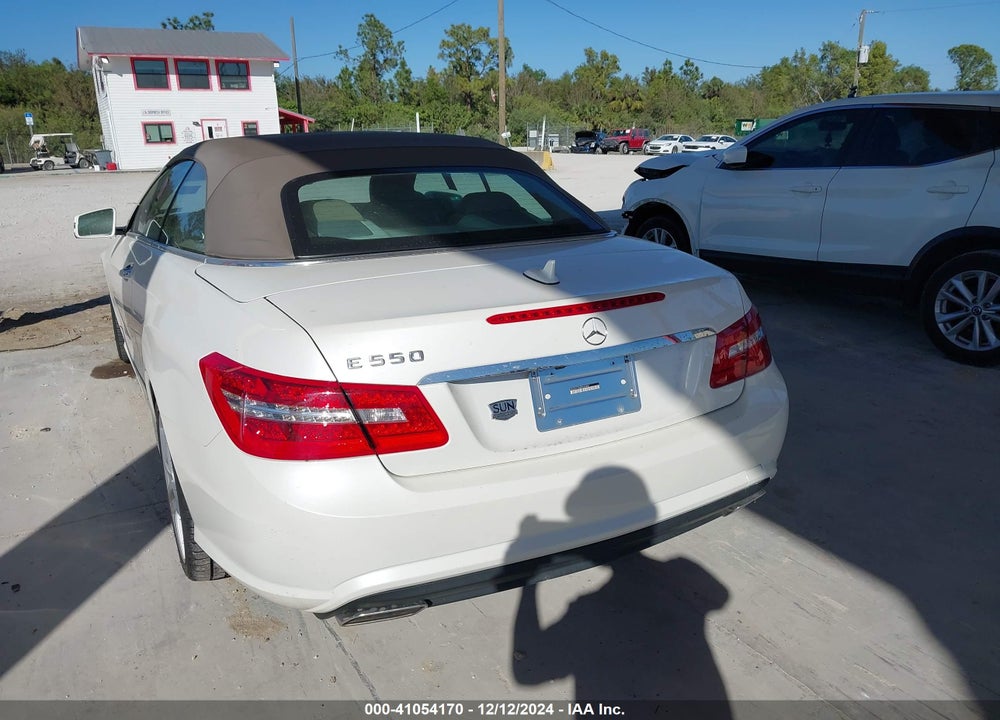 2011 MERCEDES-BENZ E 550 VIN: WDDKK7CF6BF064464