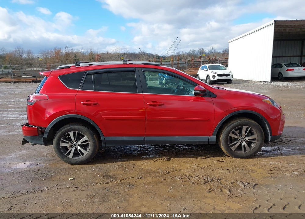 2017 TOYOTA RAV4 XLE VIN: 2T3RFREV8HW623369