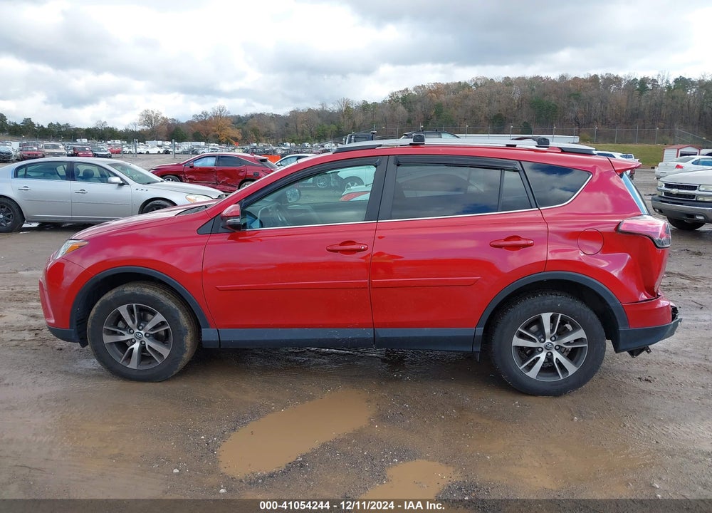 2017 TOYOTA RAV4 XLE VIN: 2T3RFREV8HW623369