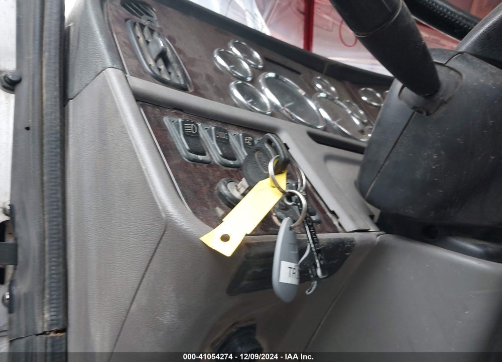 2016 PETERBILT 389 GLIDER VIN: 1NPXGGGG90D454836