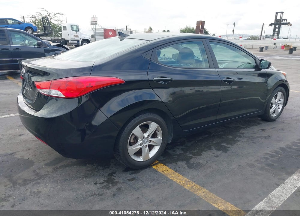 2012 HYUNDAI ELANTRA VIN: 5NPDH4AE7CH118453