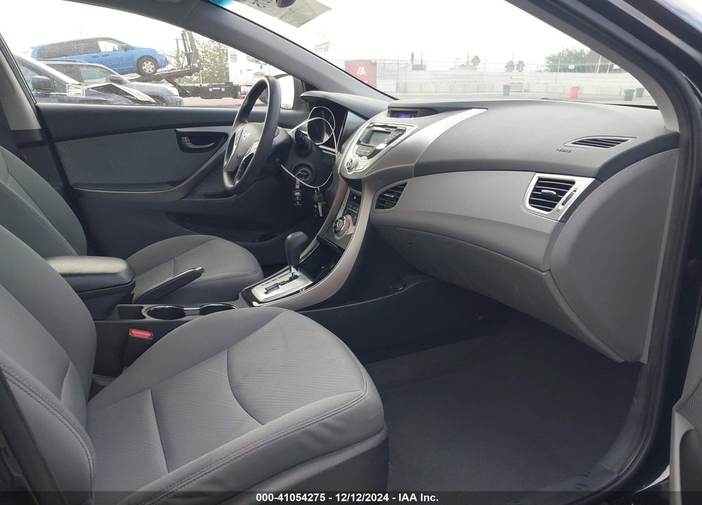 2012 HYUNDAI ELANTRA VIN: 5NPDH4AE7CH118453