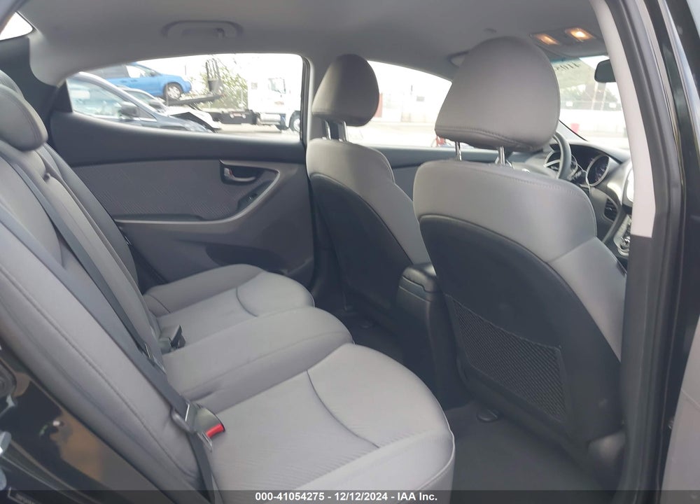 2012 HYUNDAI ELANTRA VIN: 5NPDH4AE7CH118453