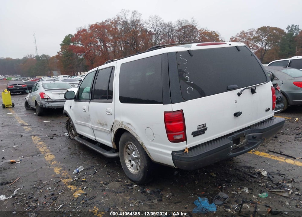 2000 FORD EXPEDITION XLT VIN: 1FMRU1564YLA85820