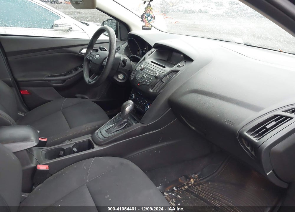 2017 FORD FOCUS SE VIN: 1FADP3F28HL279947