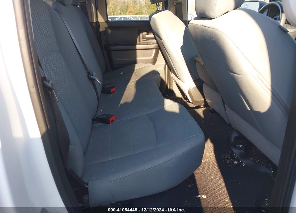 2019 RAM 1500 CLASSIC EXPRESS  4X4 6'4" BOX VIN: 1C6RR7FT9KS554224