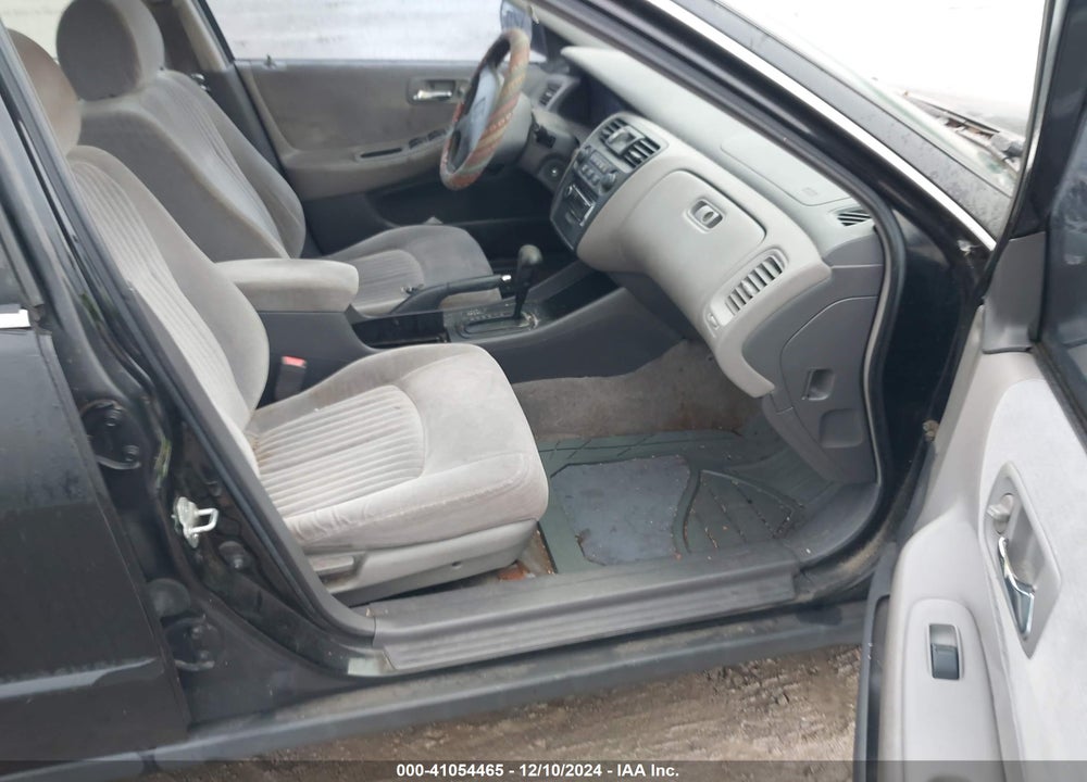 1998 HONDA ACCORD SDN LX VIN: 1HGCG5640WA073101