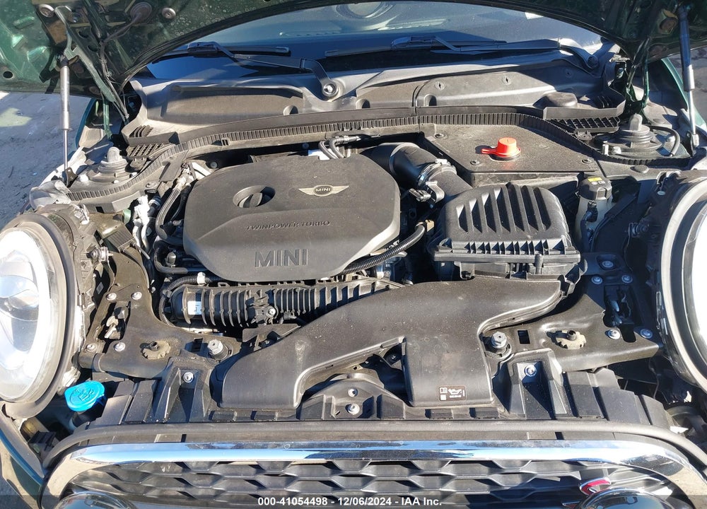 2018 MINI COOPER S VIN: WMWXP7C5XJ2C62172