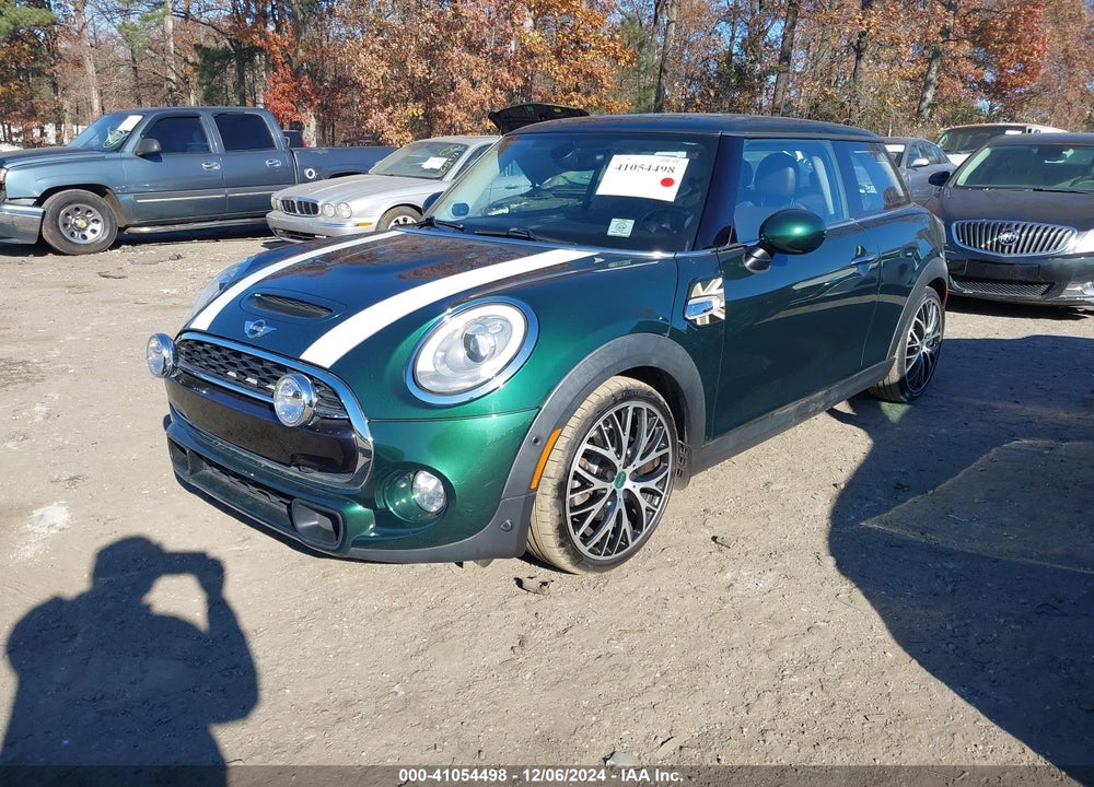2018 MINI COOPER S VIN: WMWXP7C5XJ2C62172