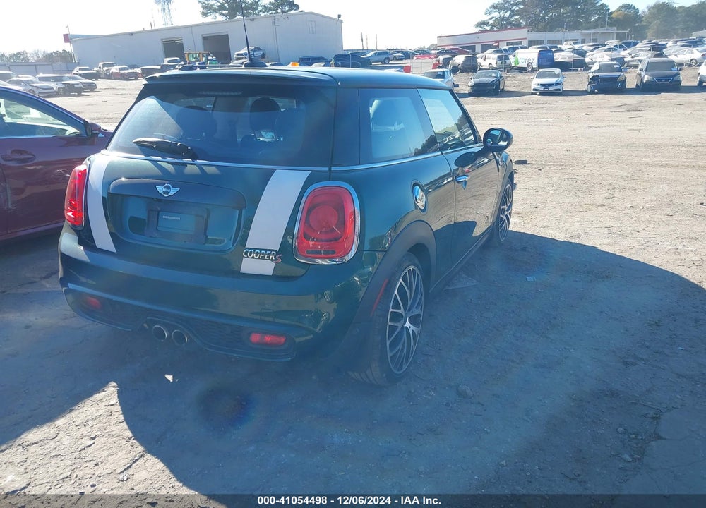 2018 MINI COOPER S VIN: WMWXP7C5XJ2C62172