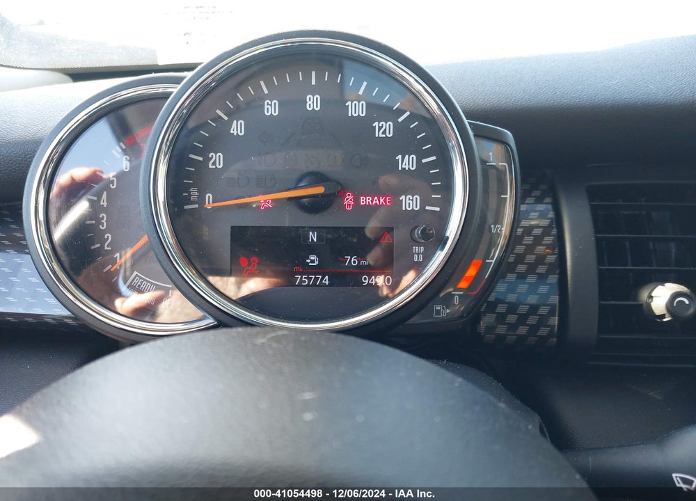 2018 MINI COOPER S VIN: WMWXP7C5XJ2C62172