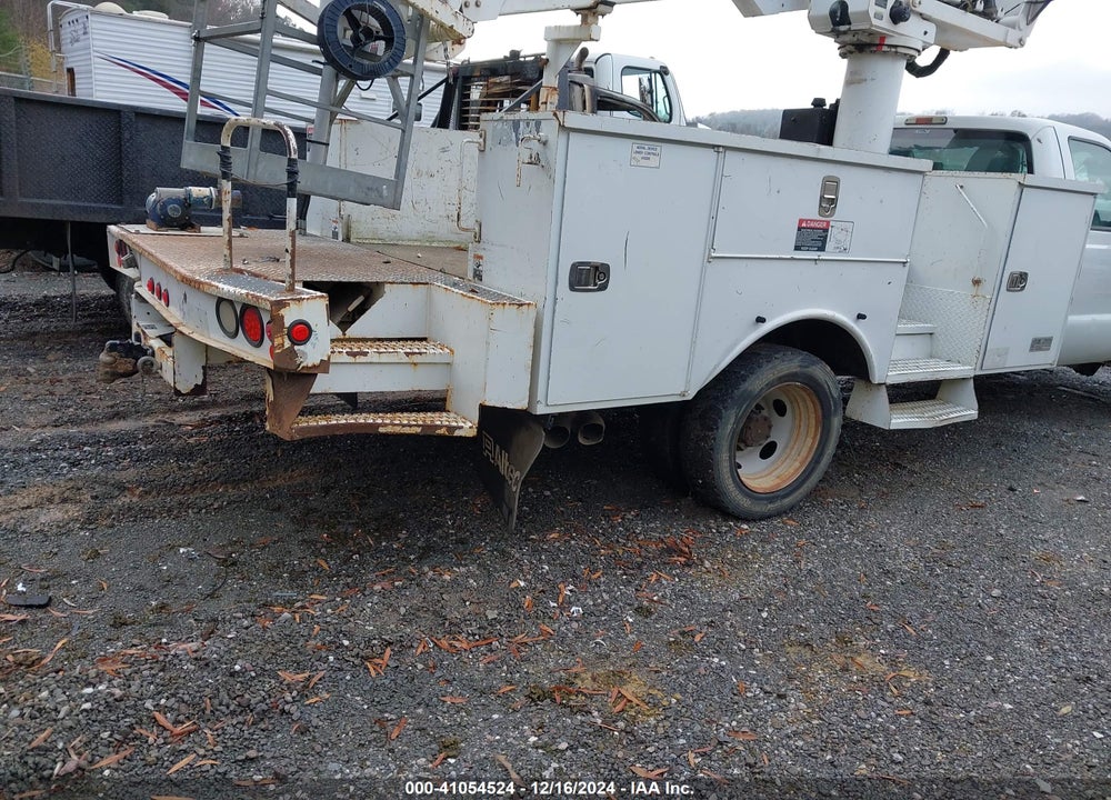 2014 FORD F-550 CHASSIS XL VIN: 1FDUF5GT3EEA81126