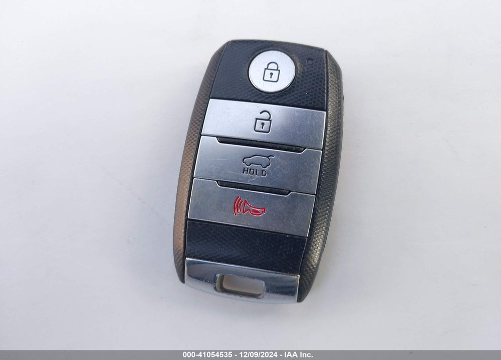 2017 KIA SORENTO 3.3L EX VIN: 5XYPH4A5XHG275003