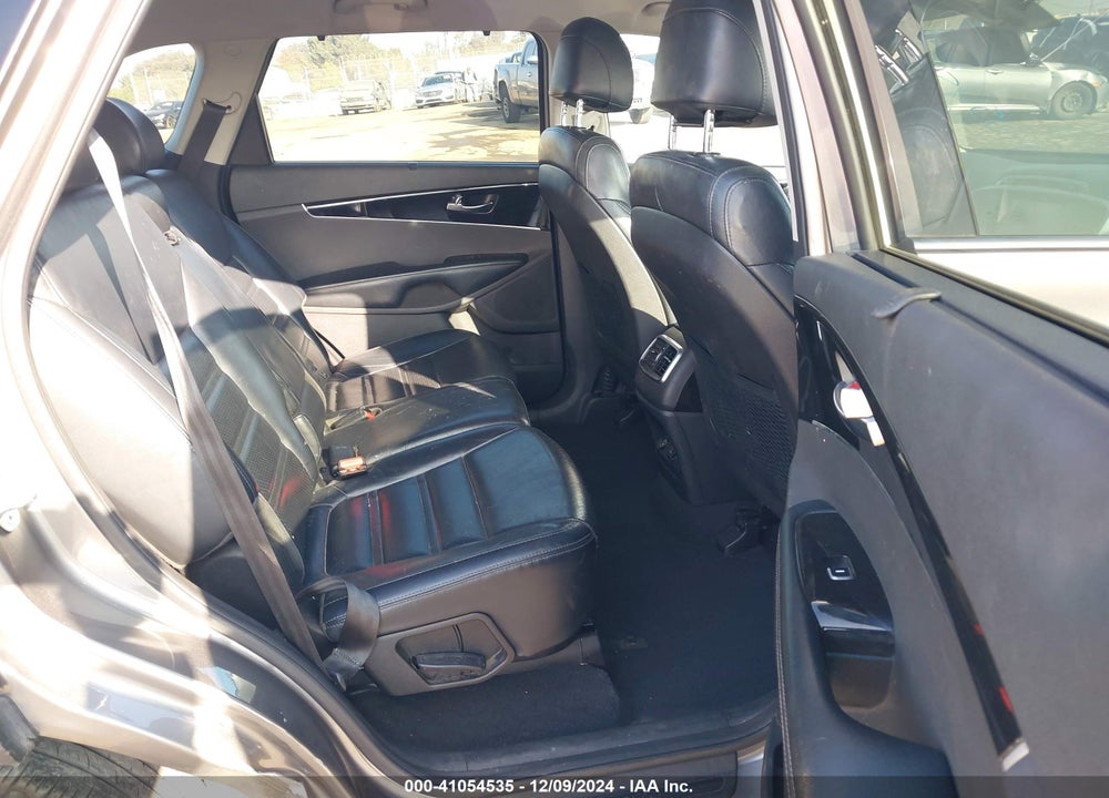 2017 KIA SORENTO 3.3L EX VIN: 5XYPH4A5XHG275003