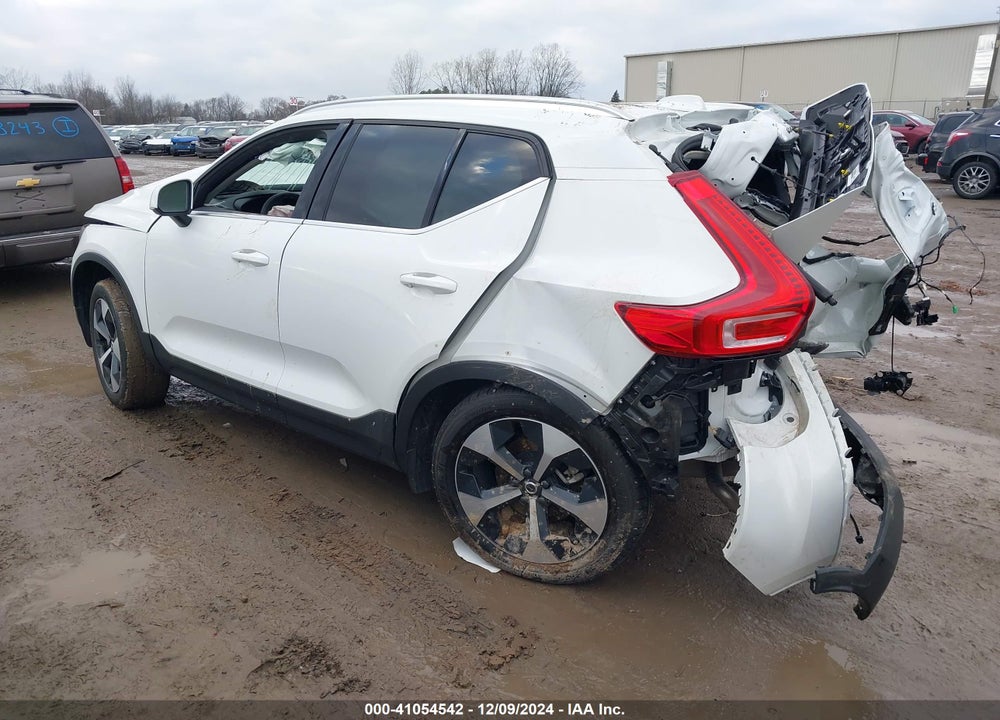 2024 VOLVO XC40 B5 PLUS BRIGHT THEME VIN: YV4L12UE5R2339783