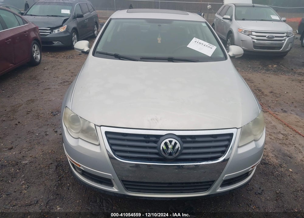 2010 VOLKSWAGEN PASSAT KOMFORT VIN: WVWJK7AN7AE091046