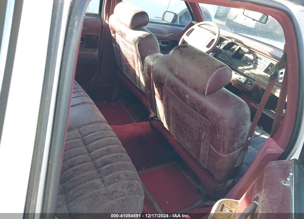 1990 LINCOLN TOWN CAR VIN: 1LNLM81FXLY723424
