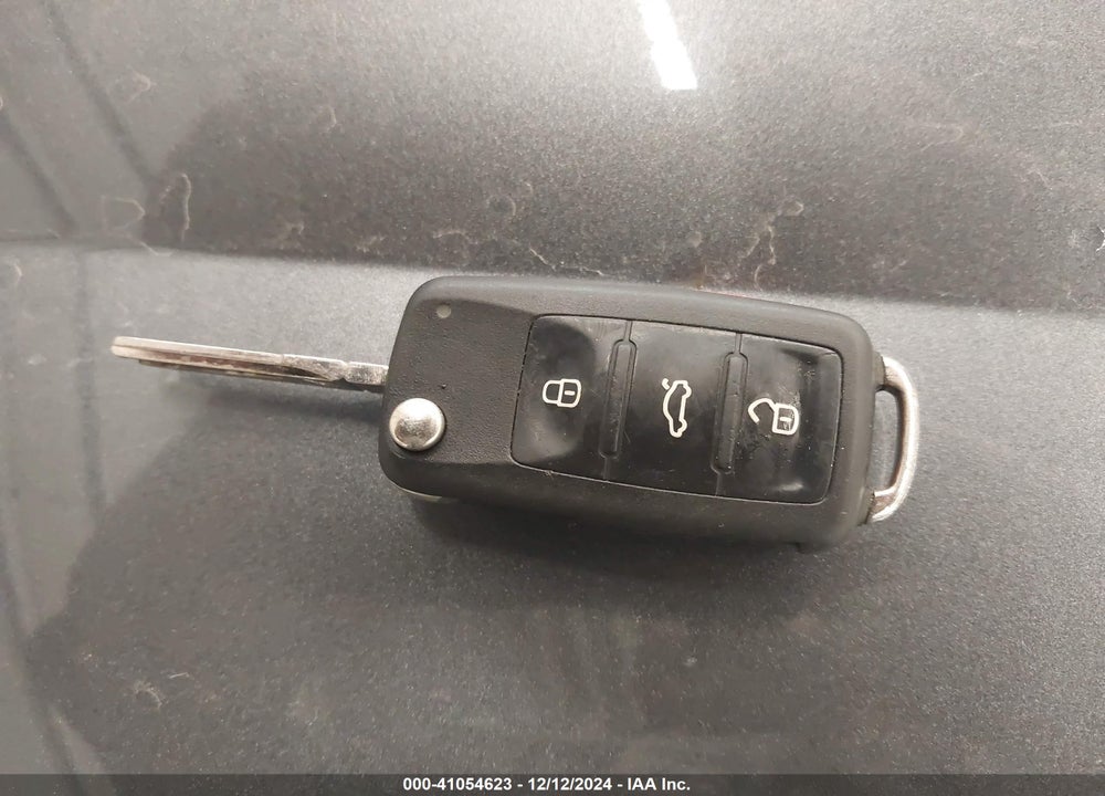 2011 VOLKSWAGEN JETTA SPORTWAGEN 2.0L TDI VIN: 3VWPL7AJ9BM650657