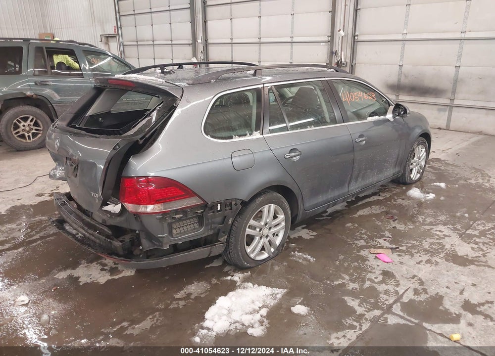 2011 VOLKSWAGEN JETTA SPORTWAGEN 2.0L TDI VIN: 3VWPL7AJ9BM650657