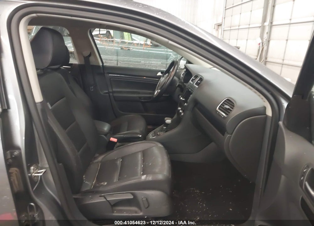 2011 VOLKSWAGEN JETTA SPORTWAGEN 2.0L TDI VIN: 3VWPL7AJ9BM650657