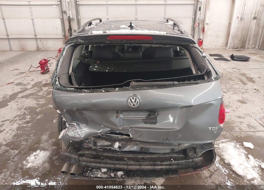 2011 VOLKSWAGEN JETTA SPORTWAGEN 2.0L TDI VIN: 3VWPL7AJ9BM650657