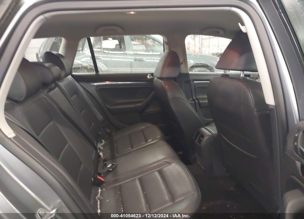 2011 VOLKSWAGEN JETTA SPORTWAGEN 2.0L TDI VIN: 3VWPL7AJ9BM650657