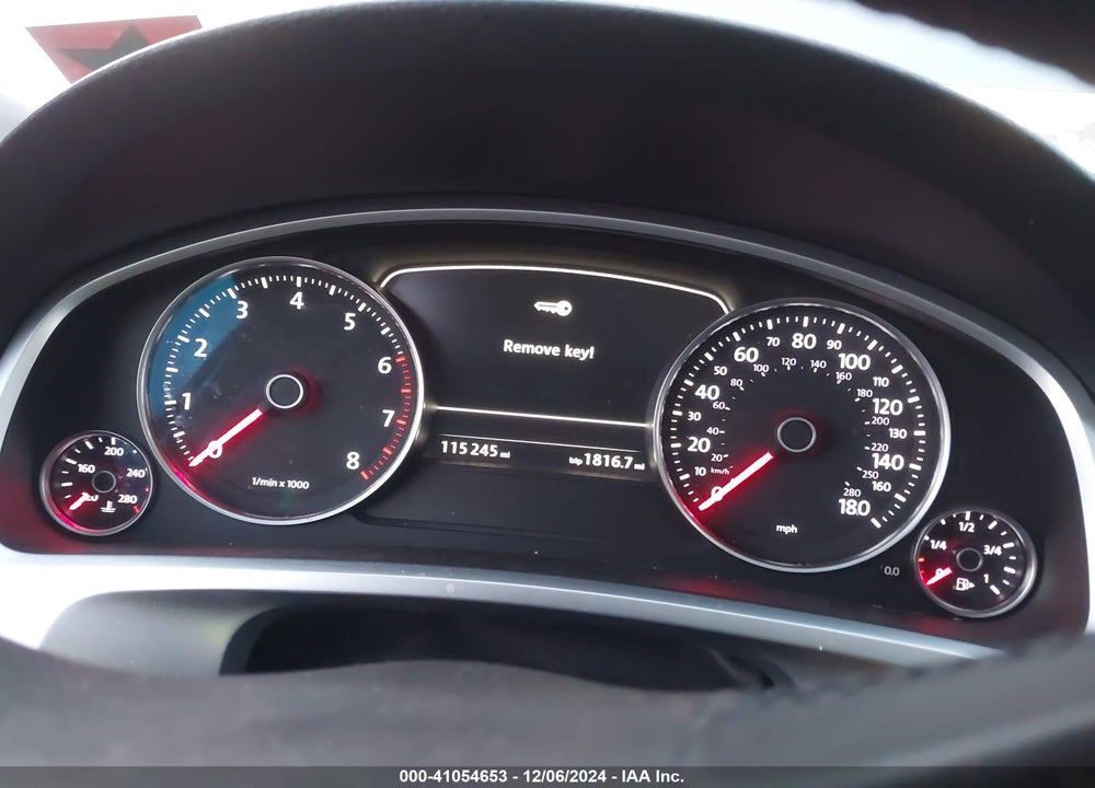 2016 VOLKSWAGEN TOUAREG VIN: WVGEF9BP2GD010305