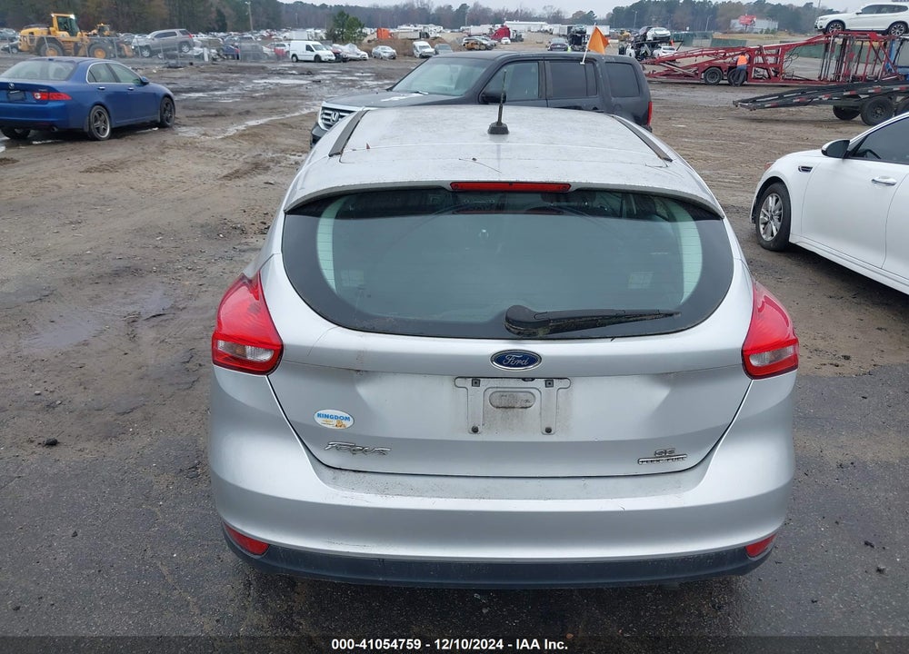 2015 FORD FOCUS SE VIN: 1FADP3K24FL222826