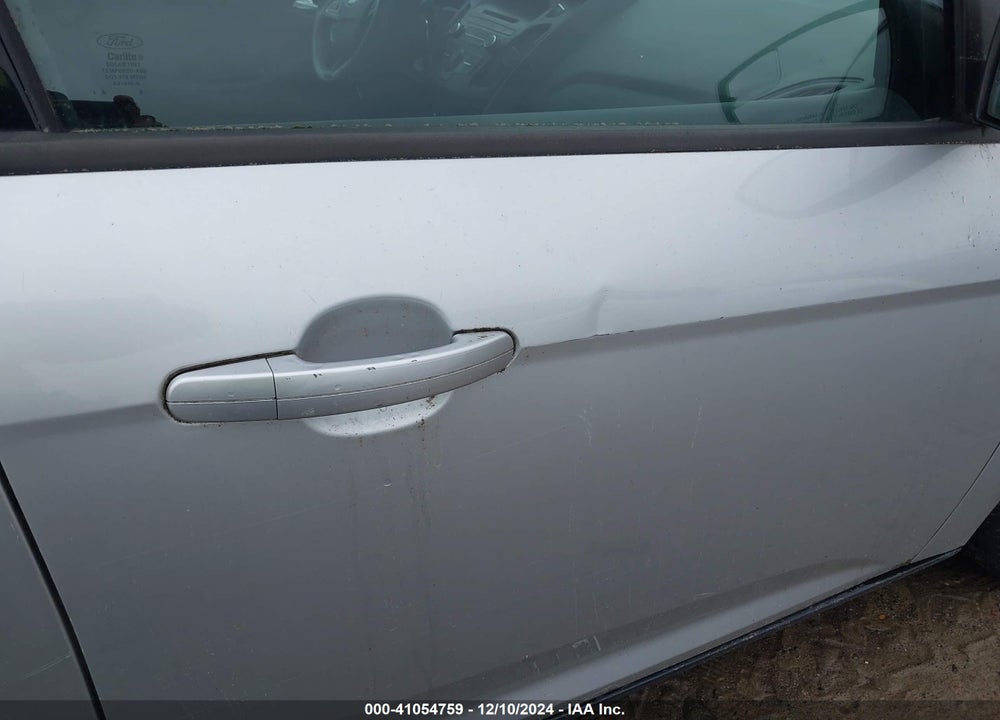 2015 FORD FOCUS SE VIN: 1FADP3K24FL222826