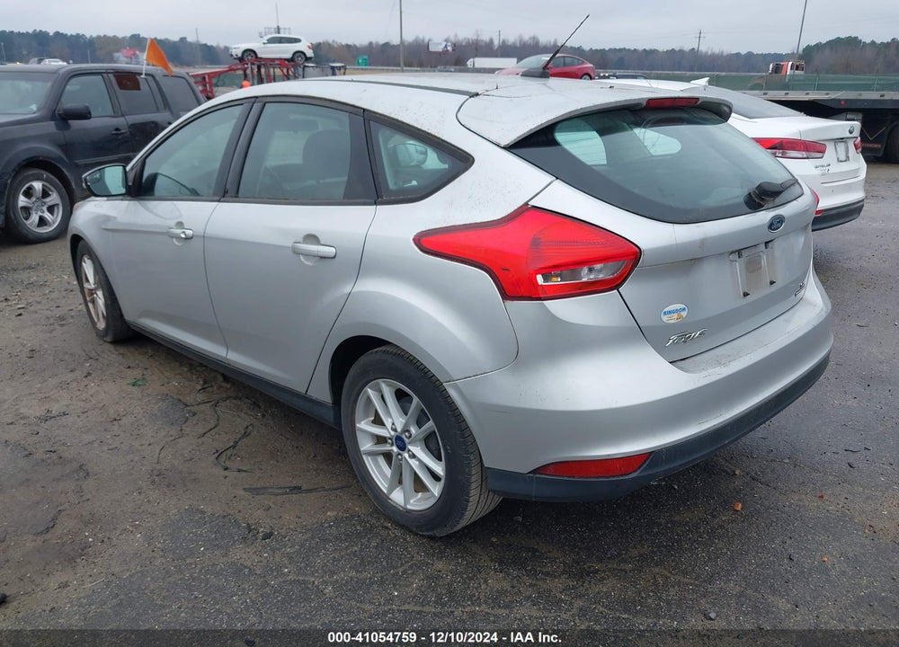 2015 FORD FOCUS SE VIN: 1FADP3K24FL222826