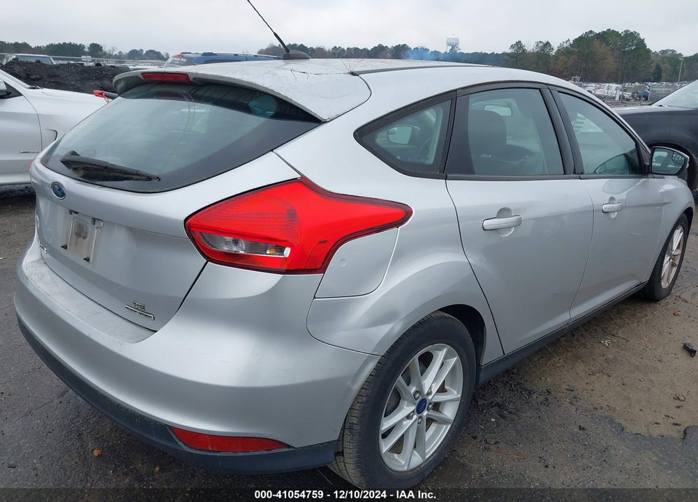 2015 FORD FOCUS SE VIN: 1FADP3K24FL222826