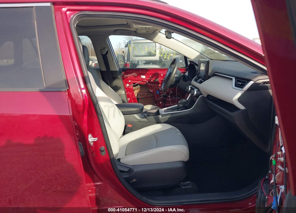 2020 TOYOTA RAV4 XLE PREMIUM VIN: 2T3A1RFV2LC110641