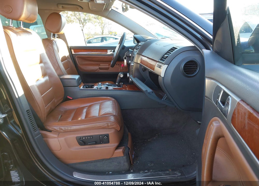 2005 VOLKSWAGEN TOUAREG V8 VIN: WVGMM77L85D055189