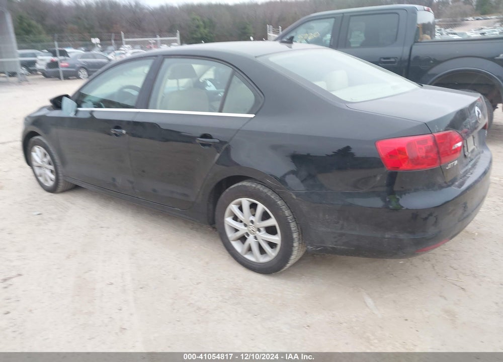 2013 VOLKSWAGEN JETTA 2.5L SE VIN: 3VWBP7AJ7DM445128