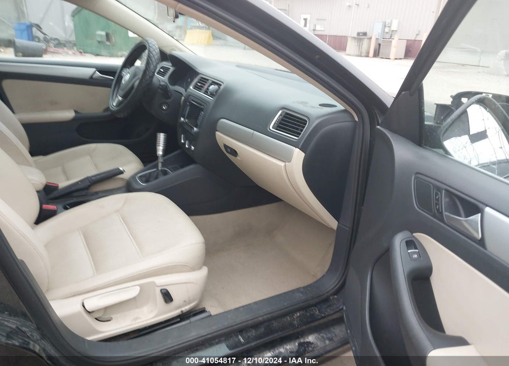 2013 VOLKSWAGEN JETTA 2.5L SE VIN: 3VWBP7AJ7DM445128