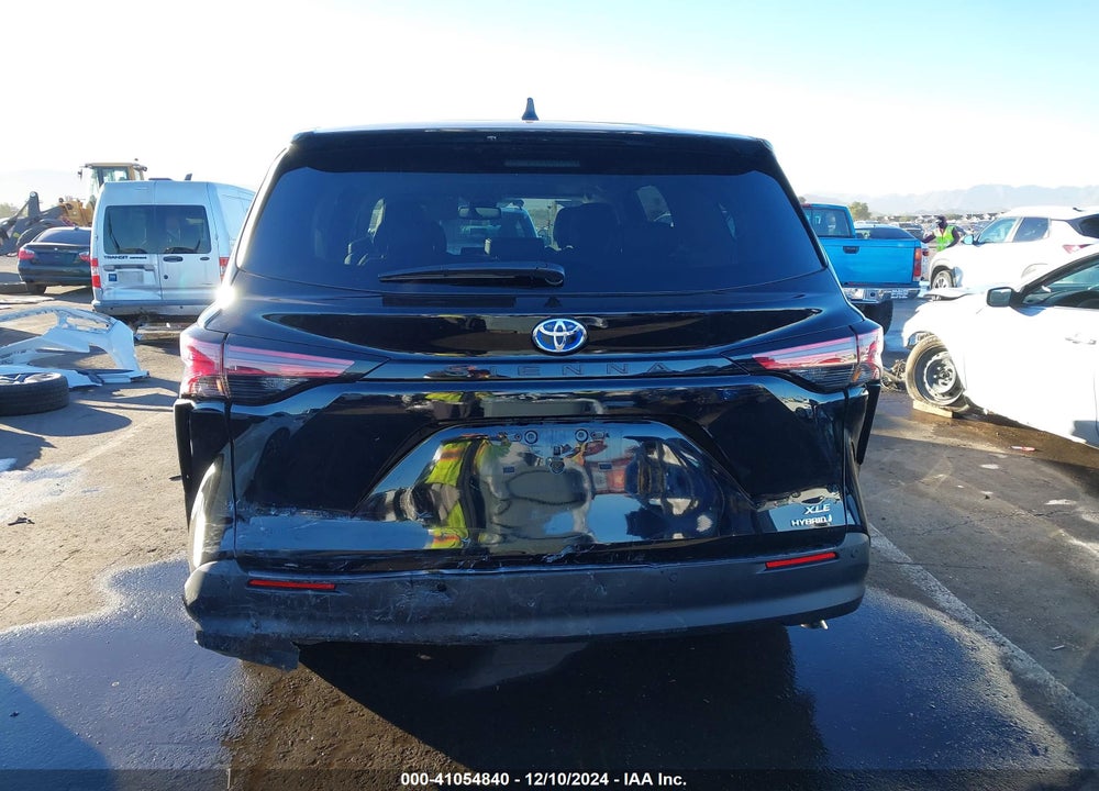 2022 TOYOTA SIENNA XLE VIN: 5TDYRKEC7NS128893