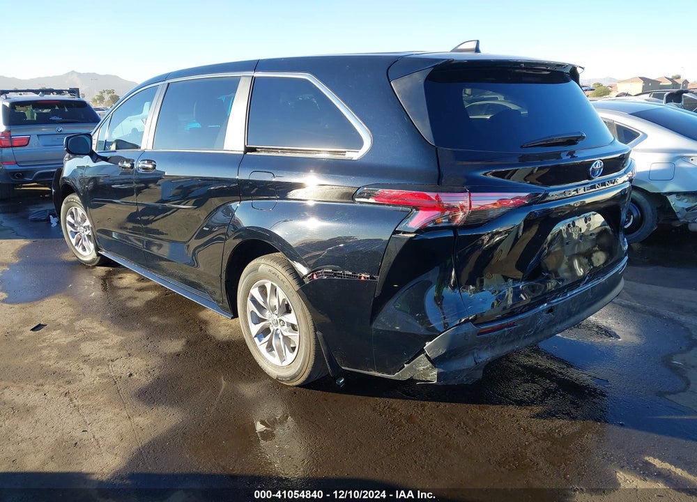 2022 TOYOTA SIENNA XLE VIN: 5TDYRKEC7NS128893