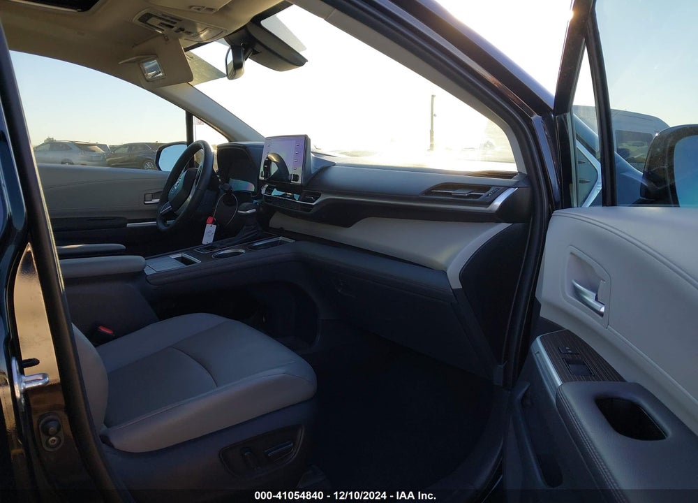 2022 TOYOTA SIENNA XLE VIN: 5TDYRKEC7NS128893