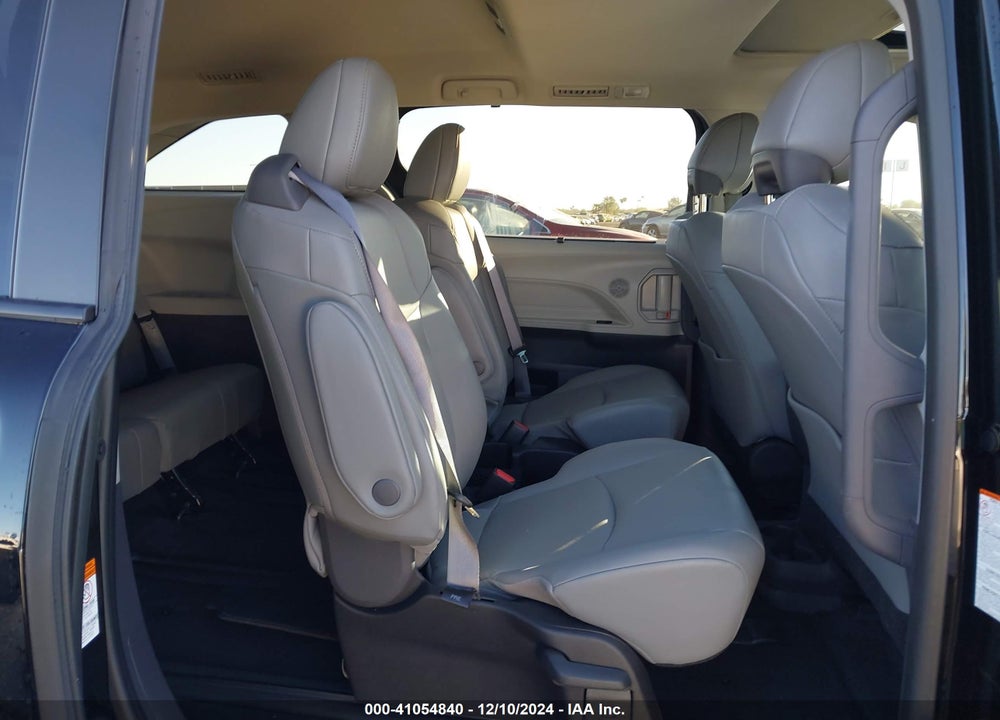 2022 TOYOTA SIENNA XLE VIN: 5TDYRKEC7NS128893