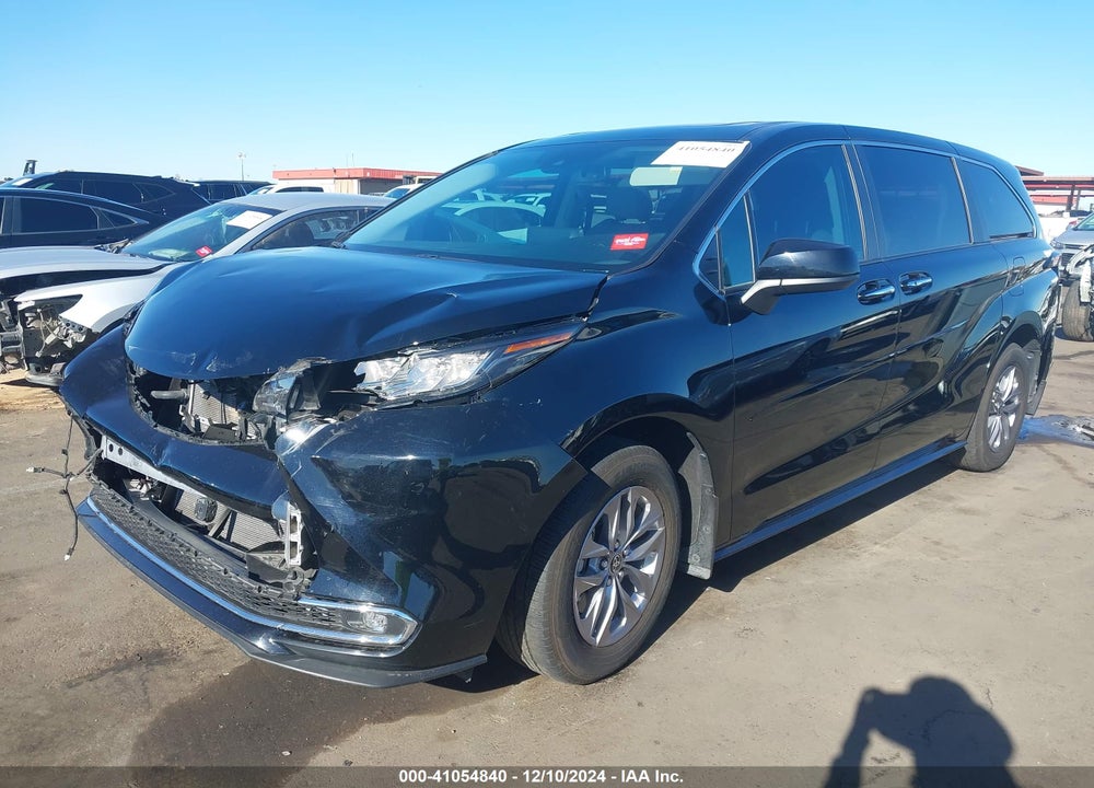2022 TOYOTA SIENNA XLE VIN: 5TDYRKEC7NS128893