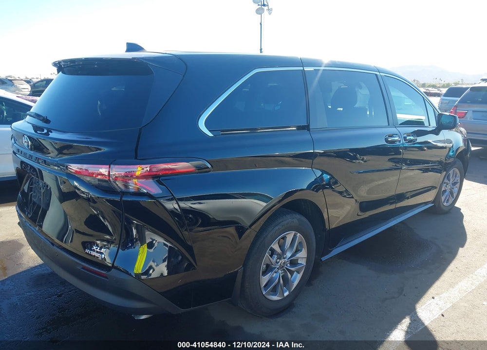 2022 TOYOTA SIENNA XLE VIN: 5TDYRKEC7NS128893