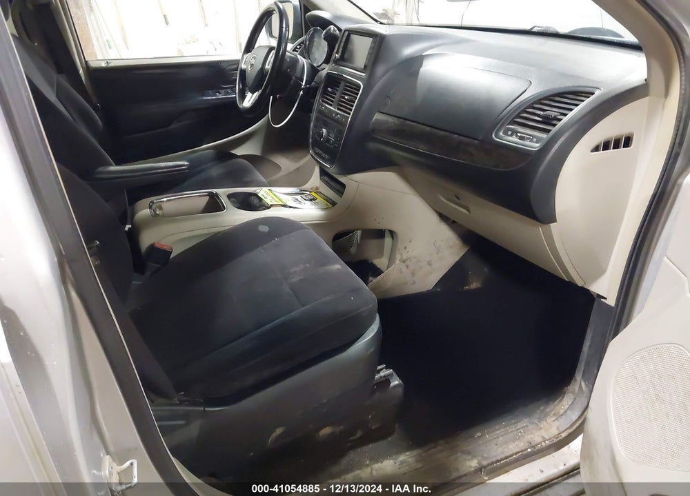 2011 DODGE GRAND CARAVAN CREW VIN: 2D4RN5DG4BR661734