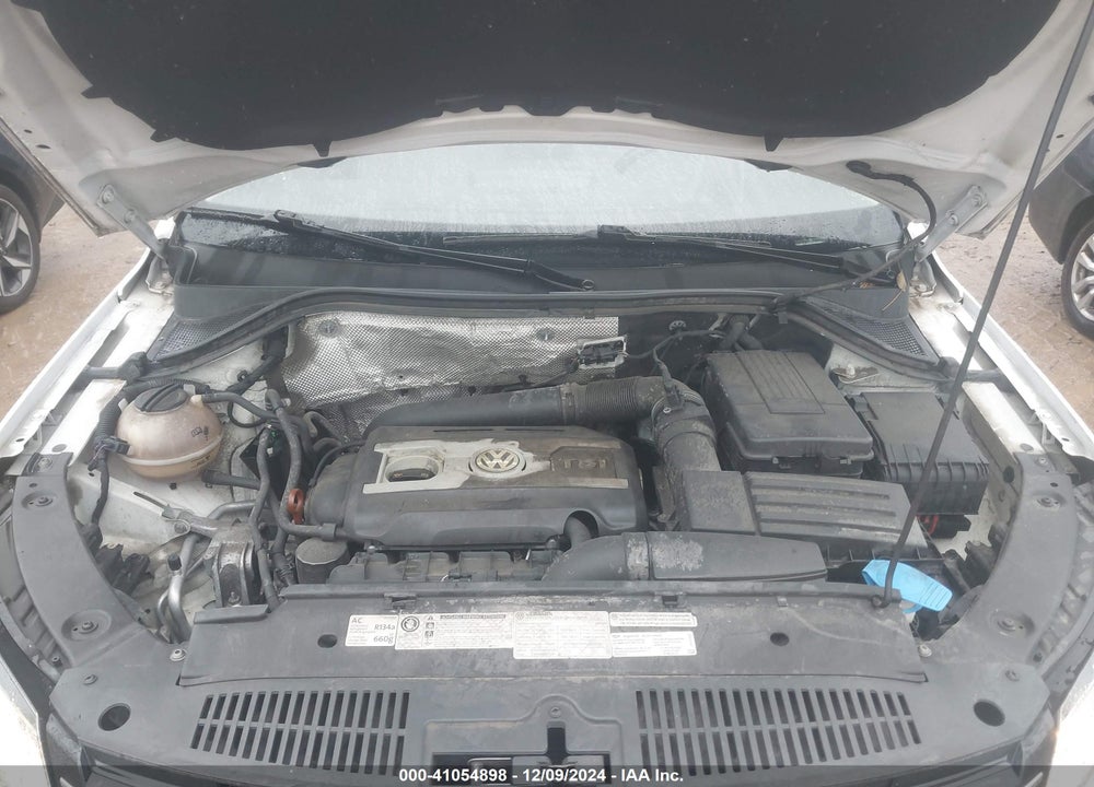 2012 VOLKSWAGEN TIGUAN SE VIN: WVGBV7AX8CW548811