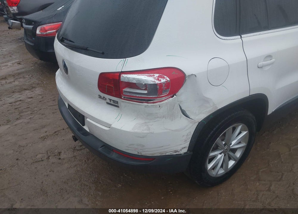 2012 VOLKSWAGEN TIGUAN SE VIN: WVGBV7AX8CW548811