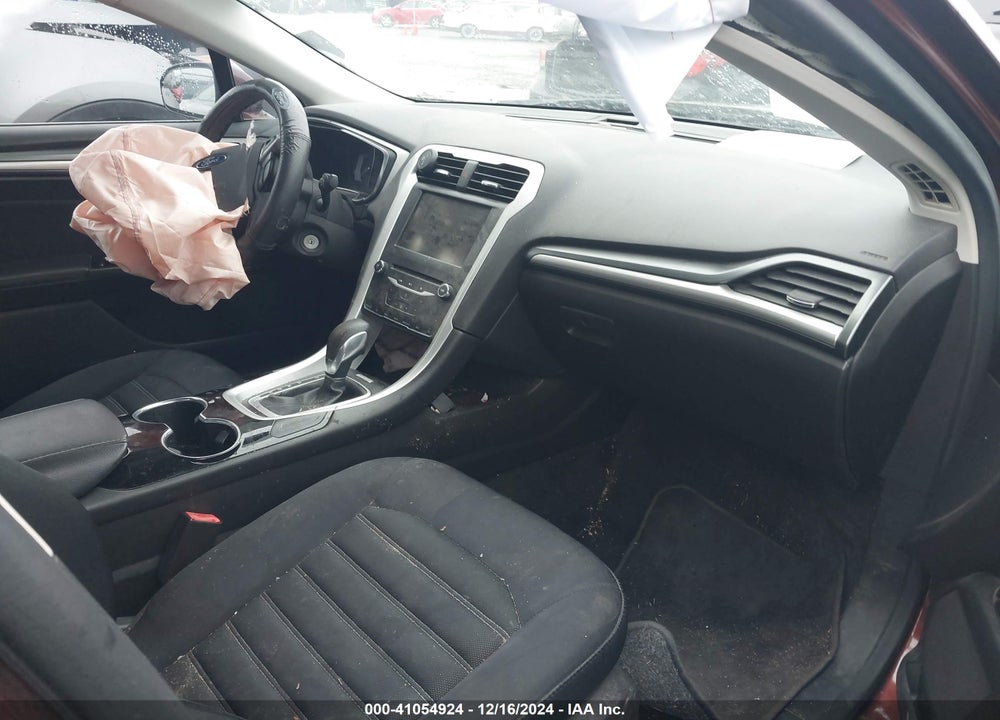 2015 FORD FUSION SE VIN: 3FA6P0H7XFR122208