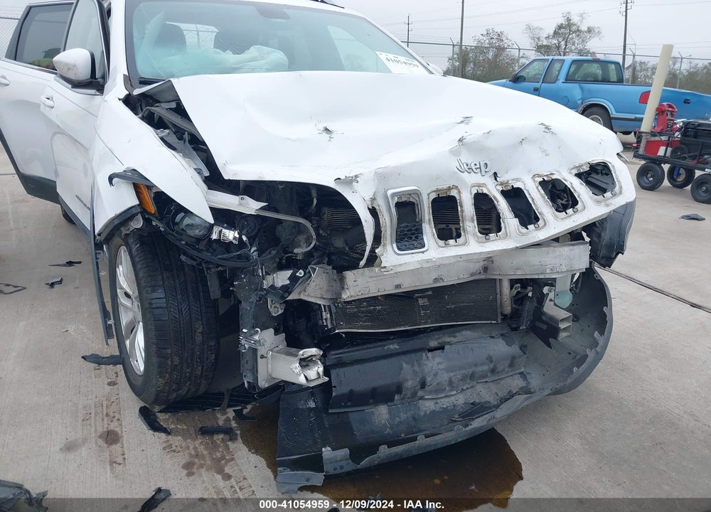 2019 CHEROKEE JEEP  LATITUDE VIN: 1C4PJLCB3KD149637