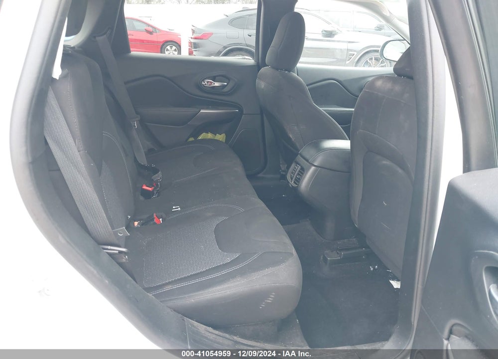 2019 CHEROKEE JEEP  LATITUDE VIN: 1C4PJLCB3KD149637
