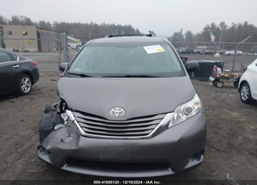 2017 TOYOTA SIENNA LE 8 PASSENGER VIN: 5TDKZ3DC3HS832266